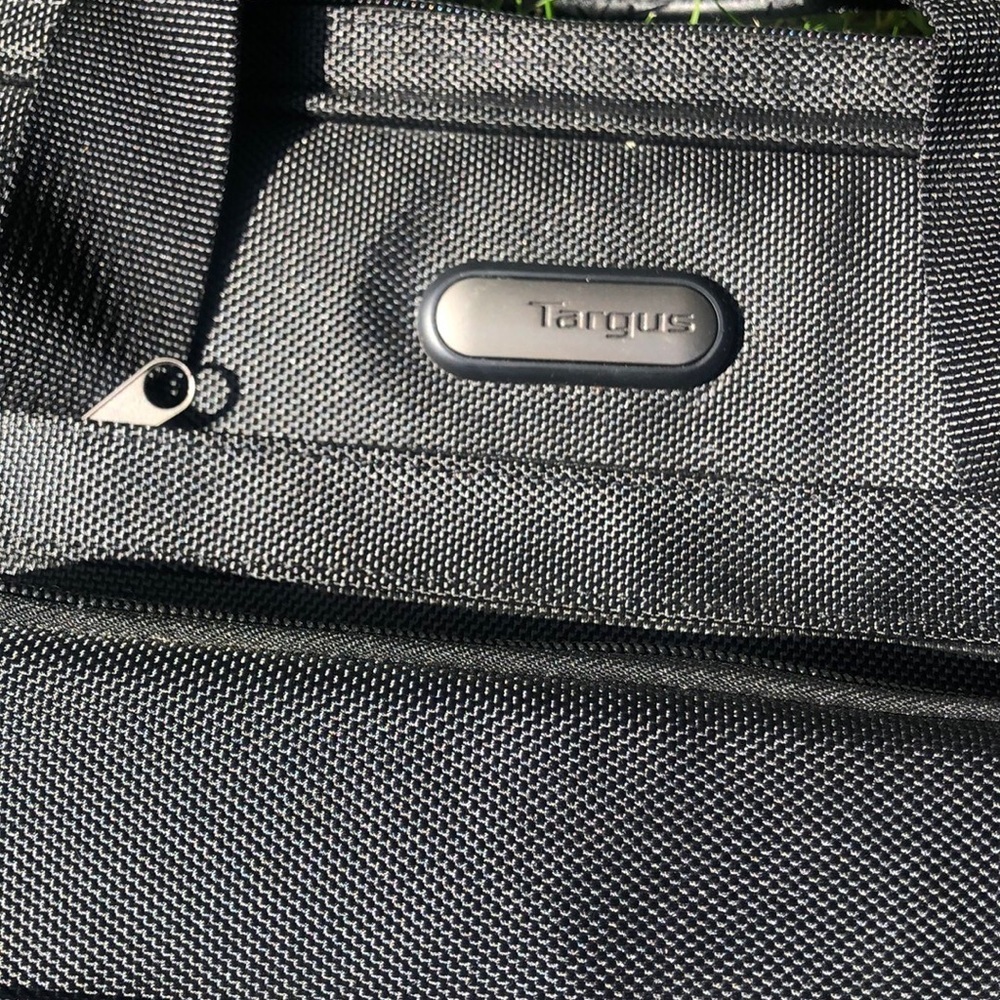 Targus Black Laptop Messenger Briefcase Shoulder Bag - Picture 2 of 8